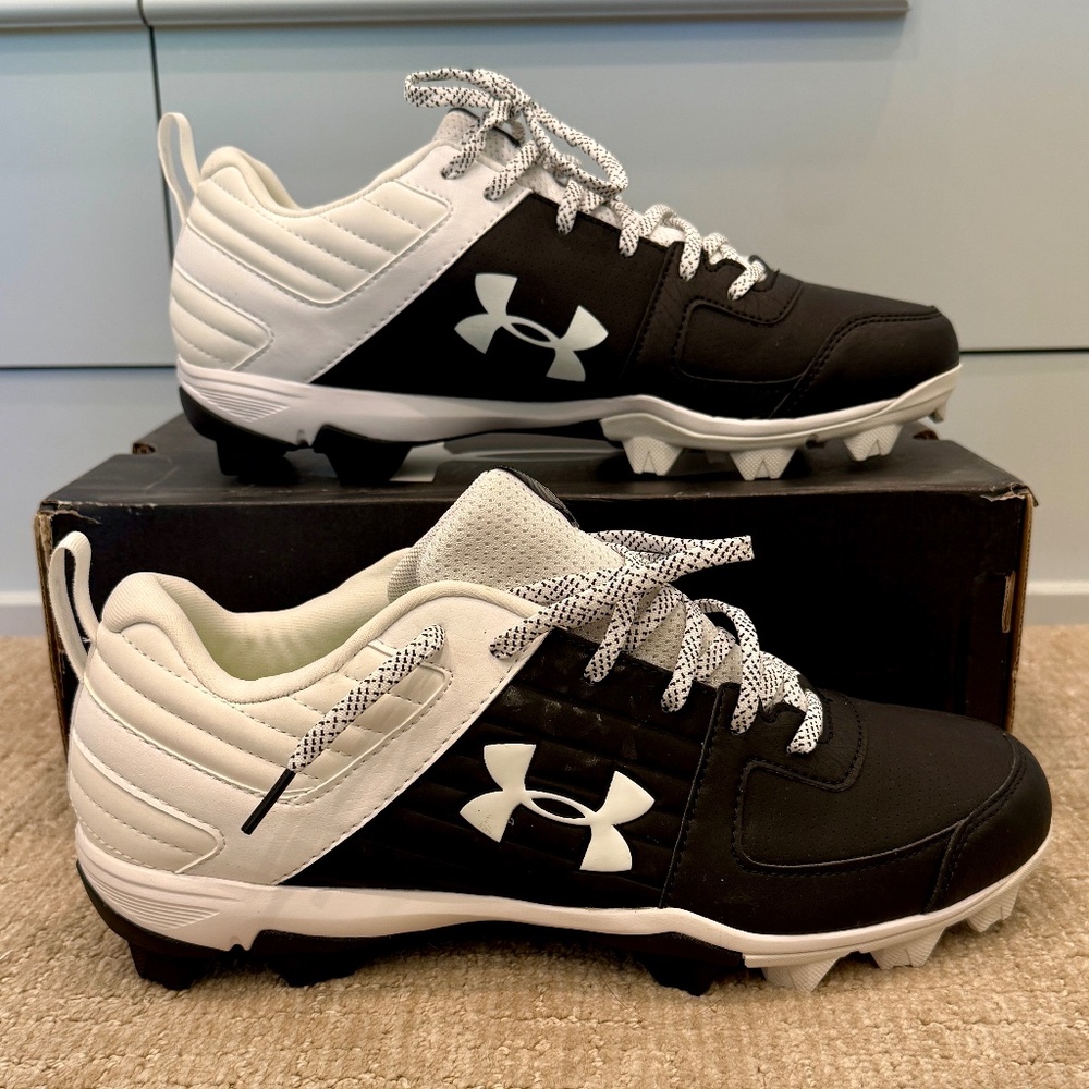 NWT Under Armour Leadoff Low Rim baseball cleats